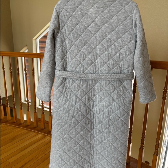 Quilted Gray Robe - Picture 3 of 6